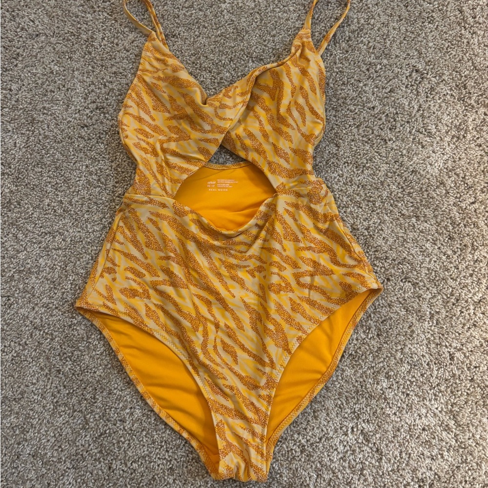 Aerie Women’s Yellow and Orange Patterned One Piece